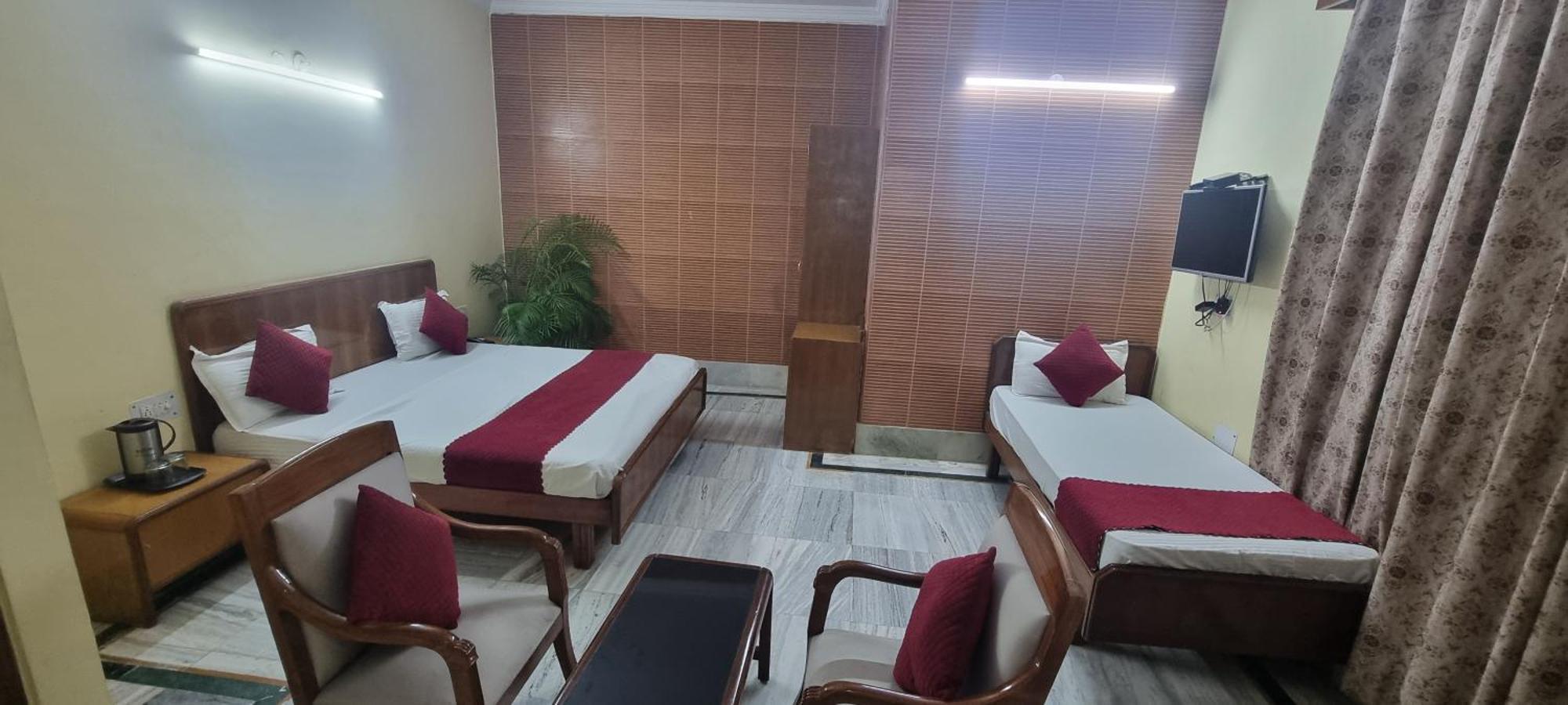 Hotel Har Ki Pauri By Around Stays Харидвар Экстерьер фото