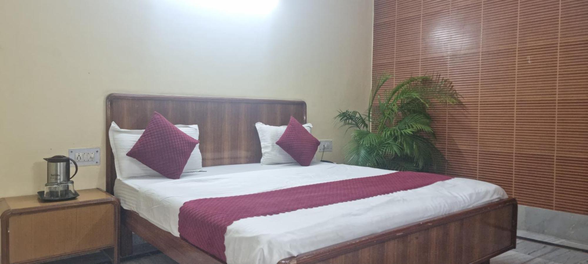 Hotel Har Ki Pauri By Around Stays Харидвар Экстерьер фото