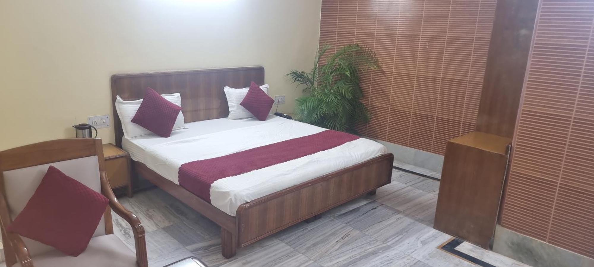 Hotel Har Ki Pauri By Around Stays Харидвар Экстерьер фото