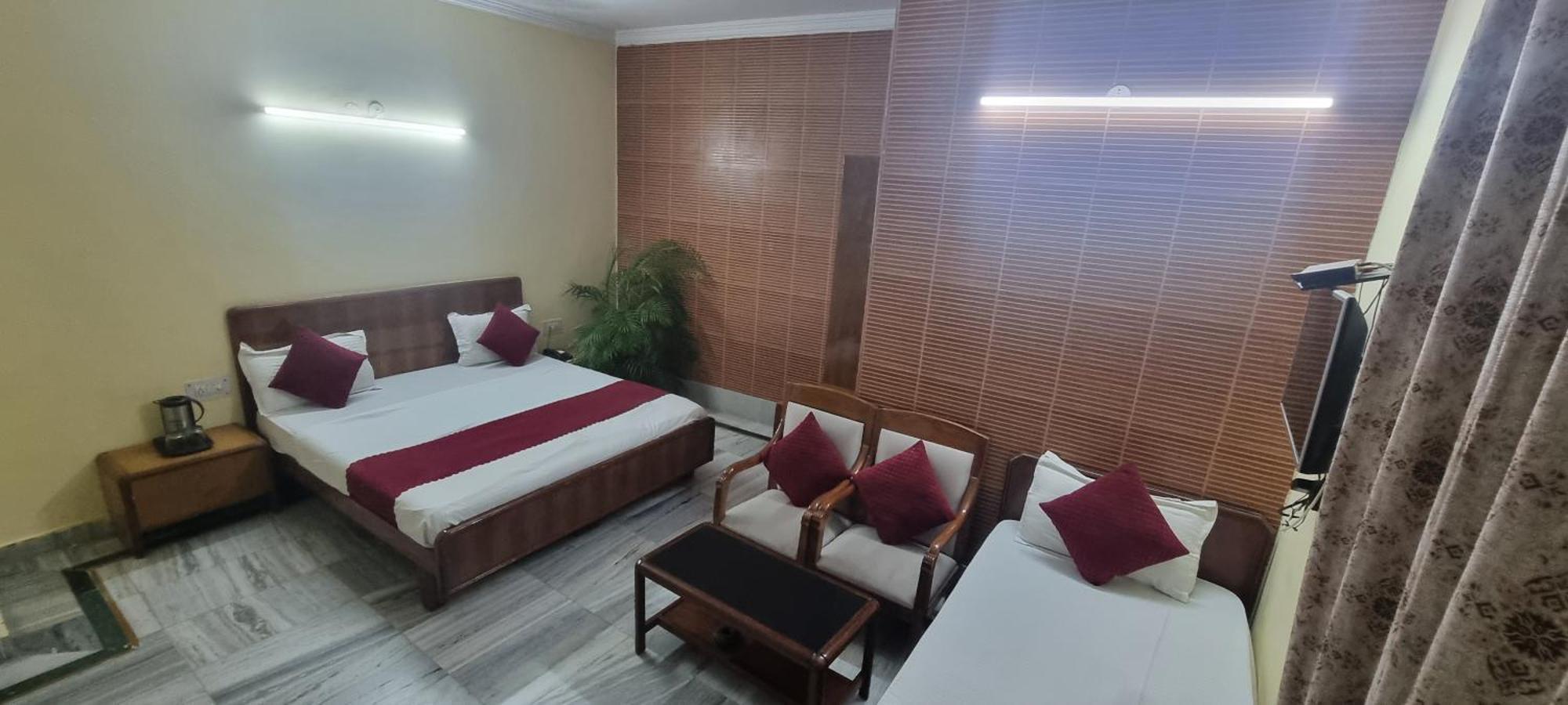 Hotel Har Ki Pauri By Around Stays Харидвар Экстерьер фото