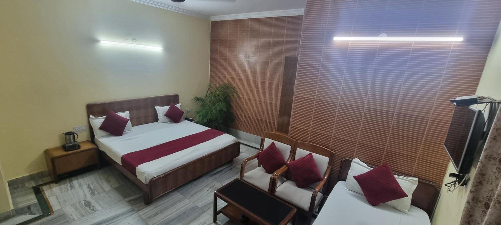 Hotel Har Ki Pauri By Around Stays Харидвар Экстерьер фото