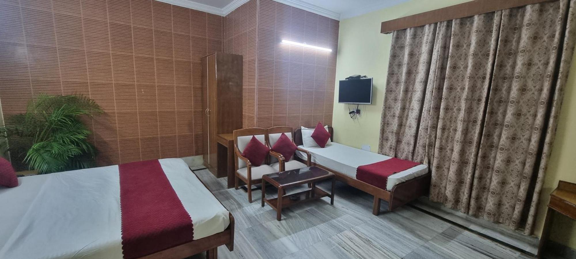 Hotel Har Ki Pauri By Around Stays Харидвар Экстерьер фото