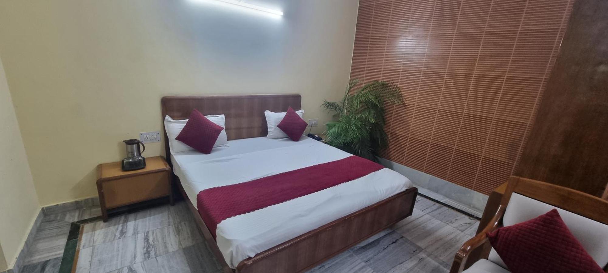 Hotel Har Ki Pauri By Around Stays Харидвар Экстерьер фото