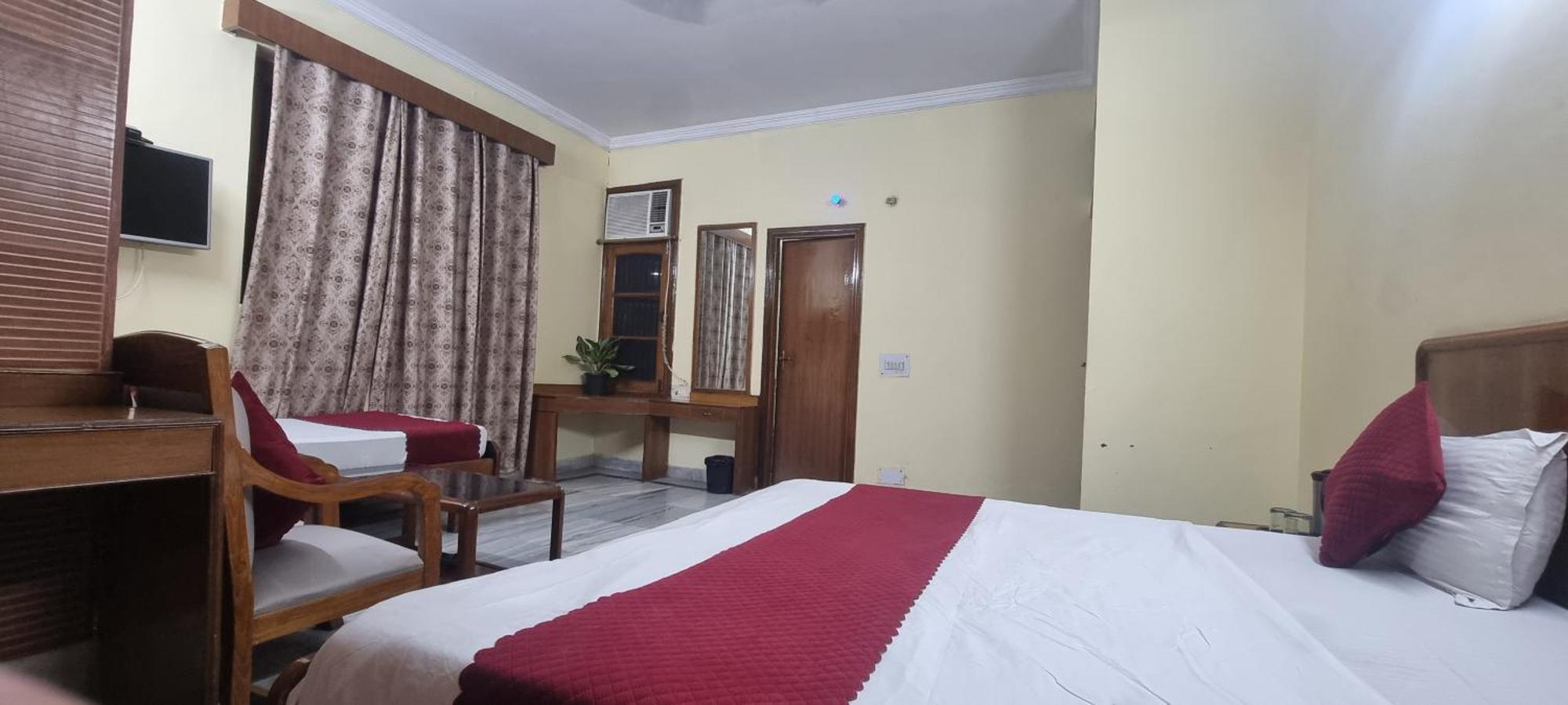 Hotel Har Ki Pauri By Around Stays Харидвар Экстерьер фото