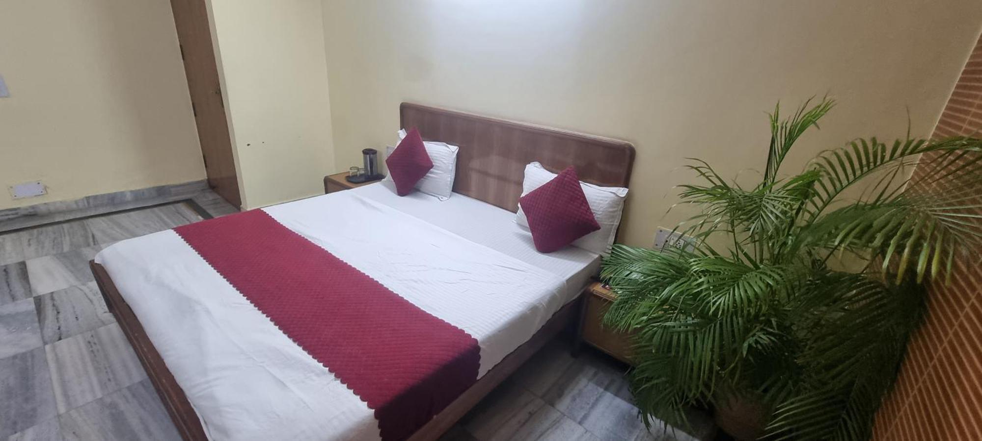 Hotel Har Ki Pauri By Around Stays Харидвар Экстерьер фото