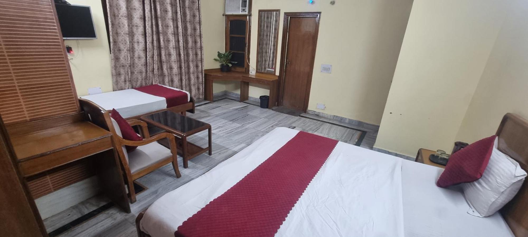 Hotel Har Ki Pauri By Around Stays Харидвар Экстерьер фото